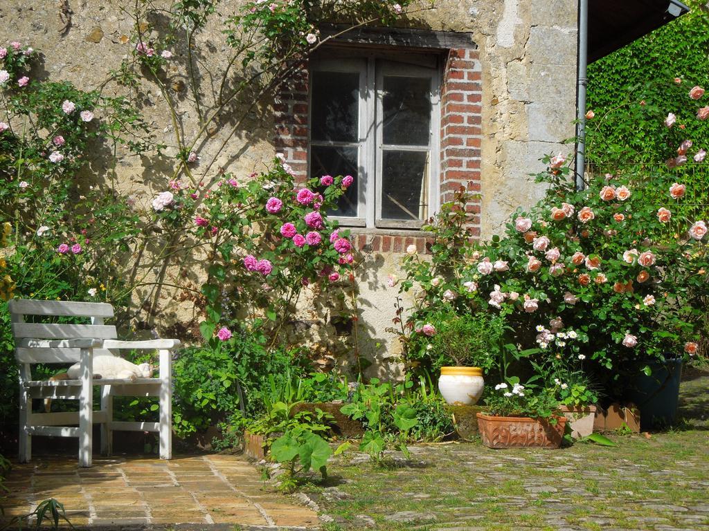モンドゥーブロー Carrefour De L'Ormeau Bed & Breakfast エクステリア 写真