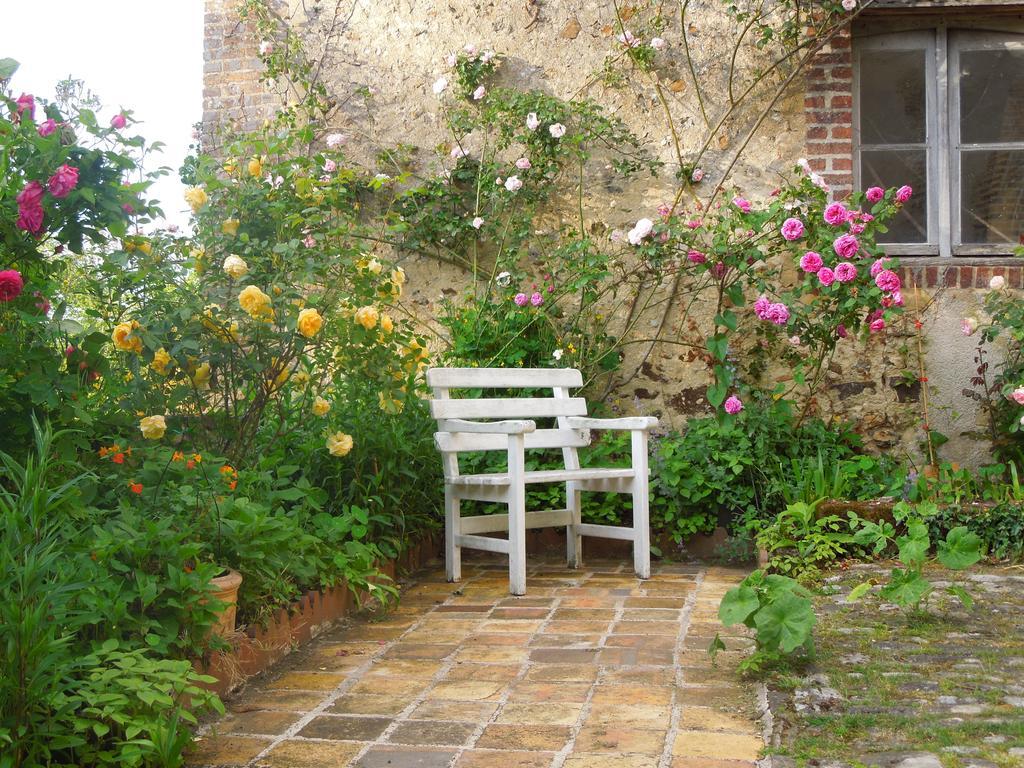 モンドゥーブロー Carrefour De L'Ormeau Bed & Breakfast エクステリア 写真